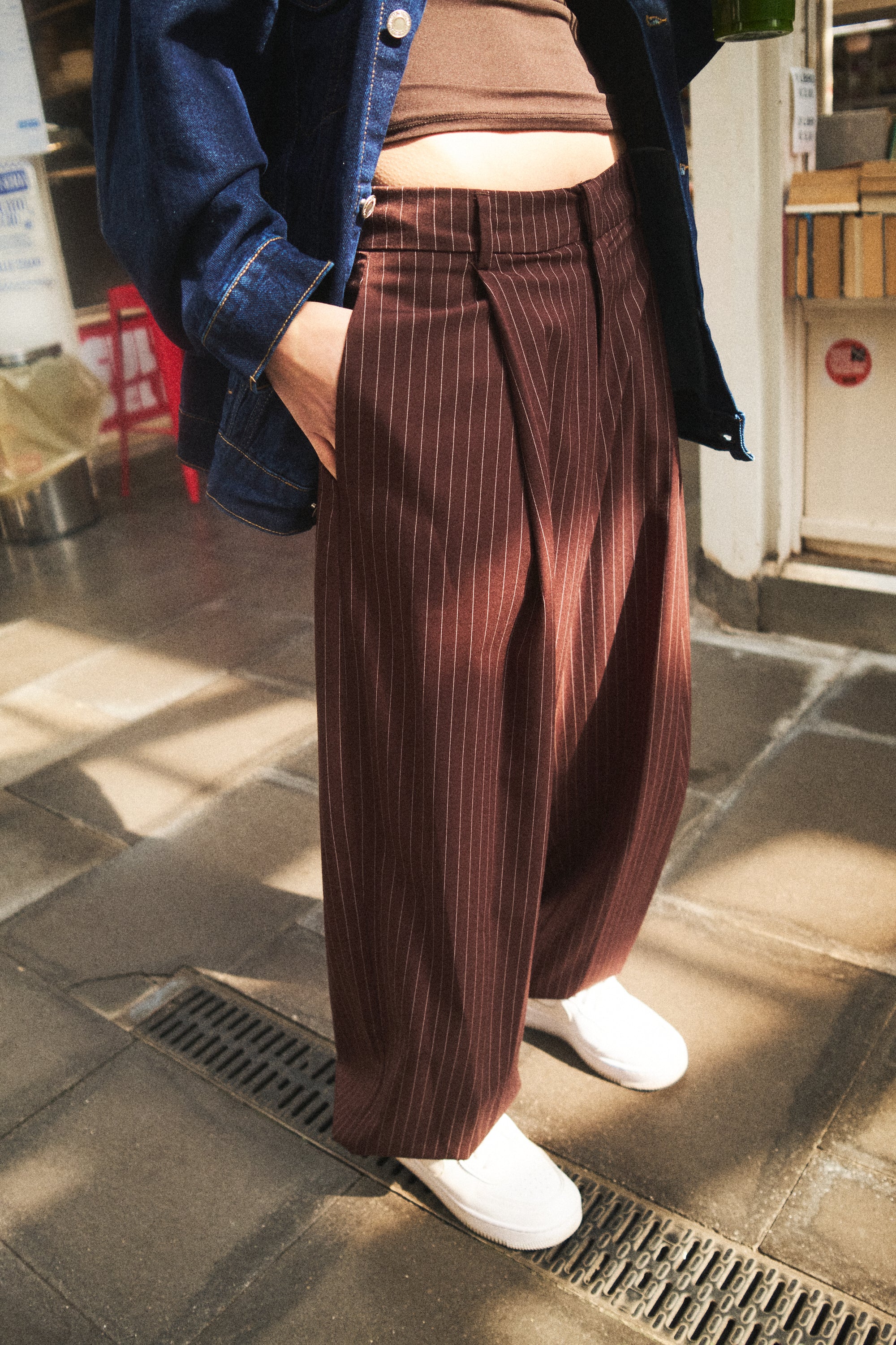 Pantalone gaucho a righe - MARRONE