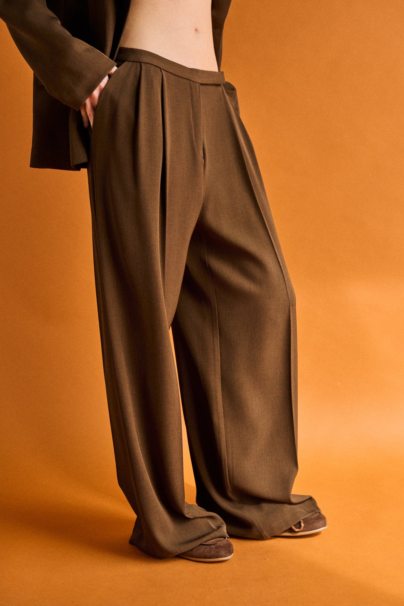 Pantalone wide leg unito - MARRONE