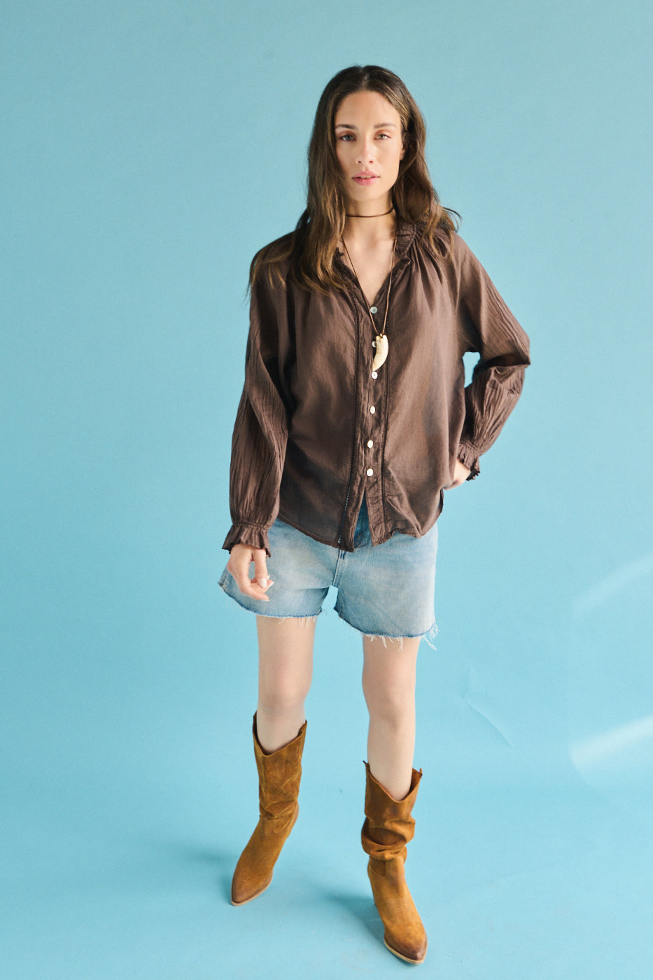 Blusa con bottoni - MARRONE