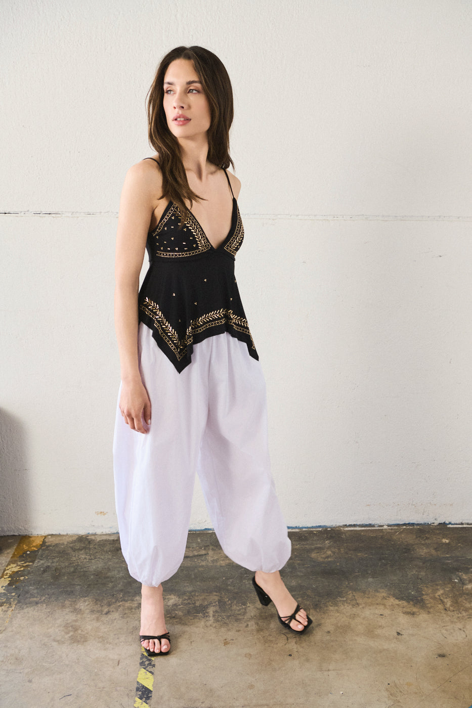 Top spalline e borchie - NERO
